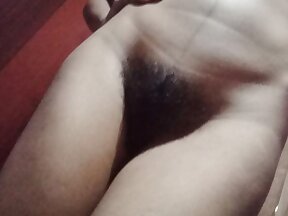 Indian sexy girl masturbates in real homemade video